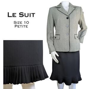 Le Suit Petite Flounced Skirt Suit 10P Gray Black Textured Career Office Set